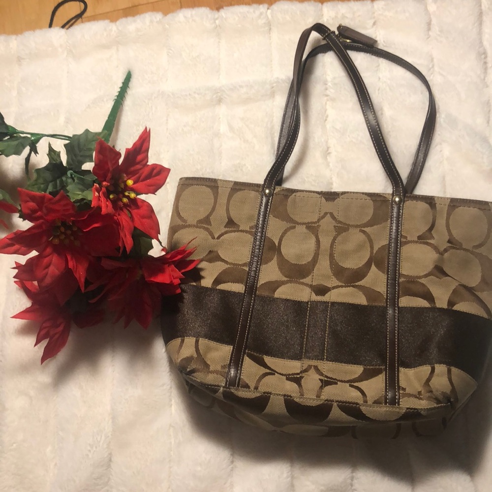 Coach handbag - Picture 1 of 3